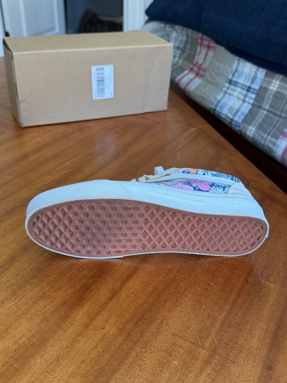 Vans Cream Low-Top Sneakers with Floral Panels - Picture 13 of 14